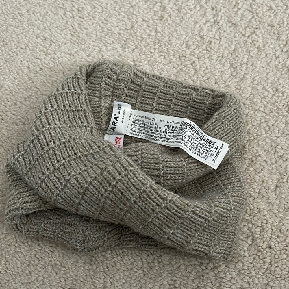 Zara snood